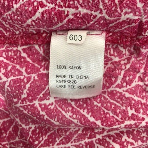 Ava Christine Pink and White Sleeveless Button Down Top - Size 2X - Picture 5 of 6